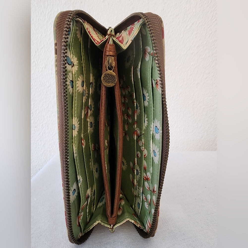 Amy Butler Wallet - Picture 3 of 4